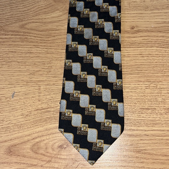 Versace tie - Picture 2 of 4